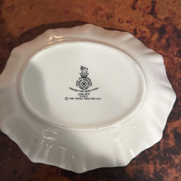 Royal Dalton “Juliet” 5” oval Sweet Meat Dish - Picture 2 of 3